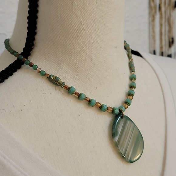 HANDMADE Agate Pendant Czech Glass Owl Aventurine Beaded Collar Necklace - Picture 3 of 5